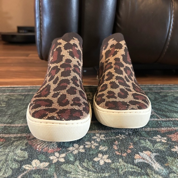 Leopard Print High Top Rothy’s Shoes - Picture 7 of 9